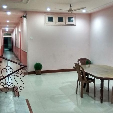 Hotel Varsa Dibrugarh Exterior photo