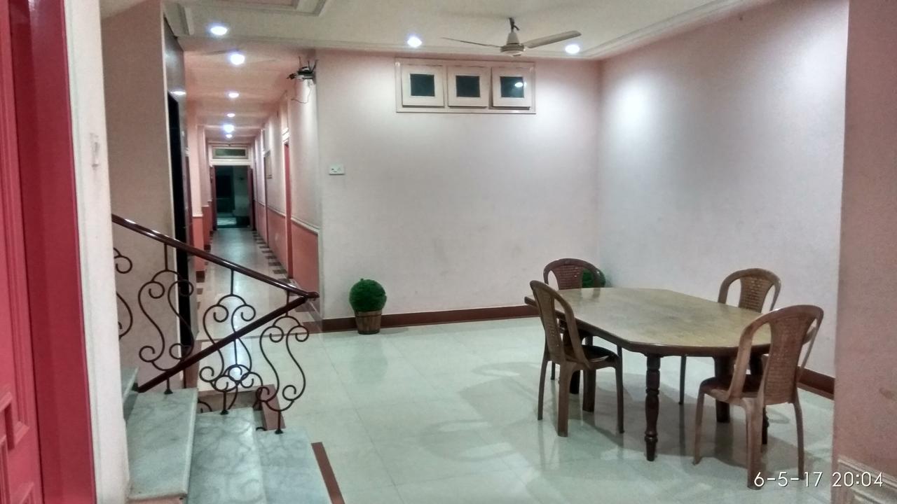 Hotel Varsa Dibrugarh Exterior photo