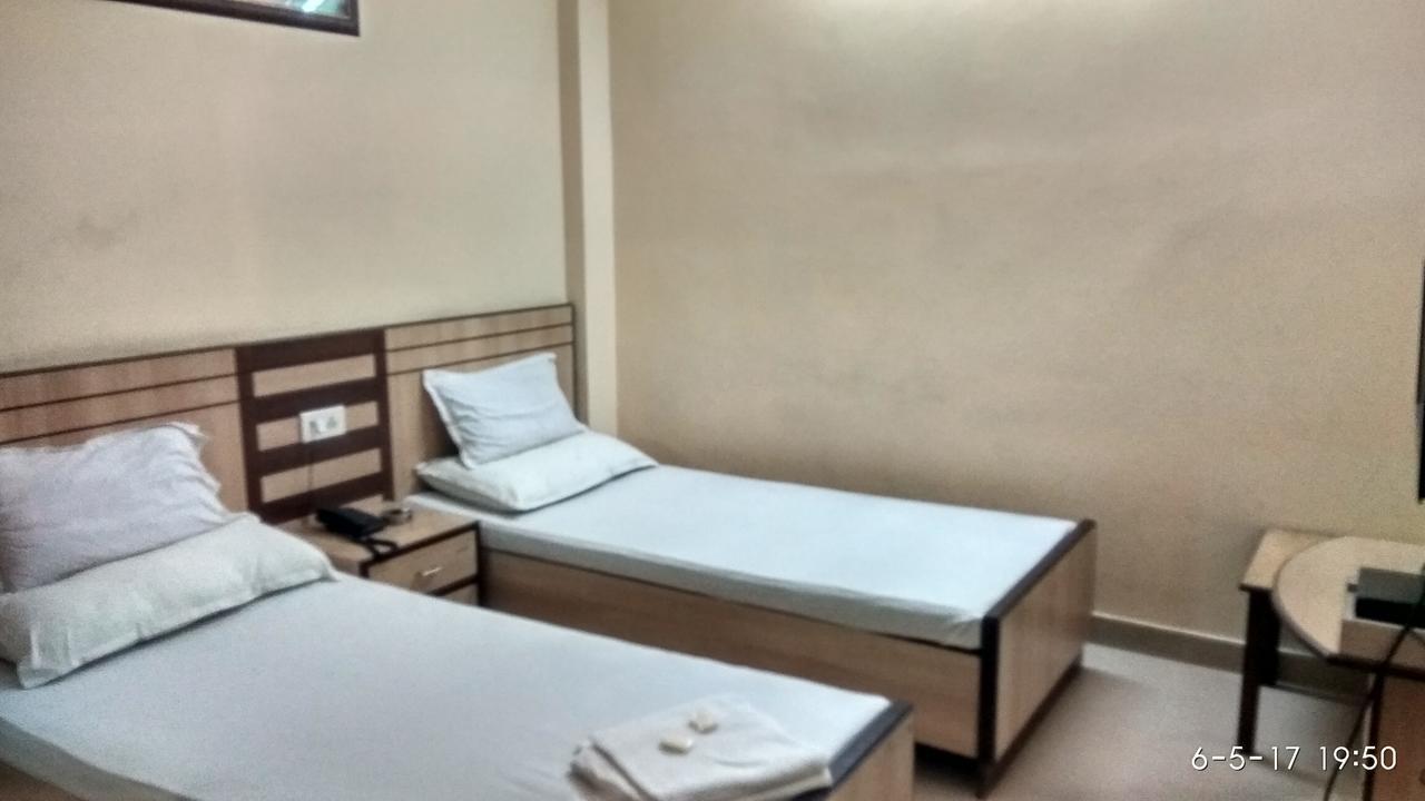 Hotel Varsa Dibrugarh Exterior photo
