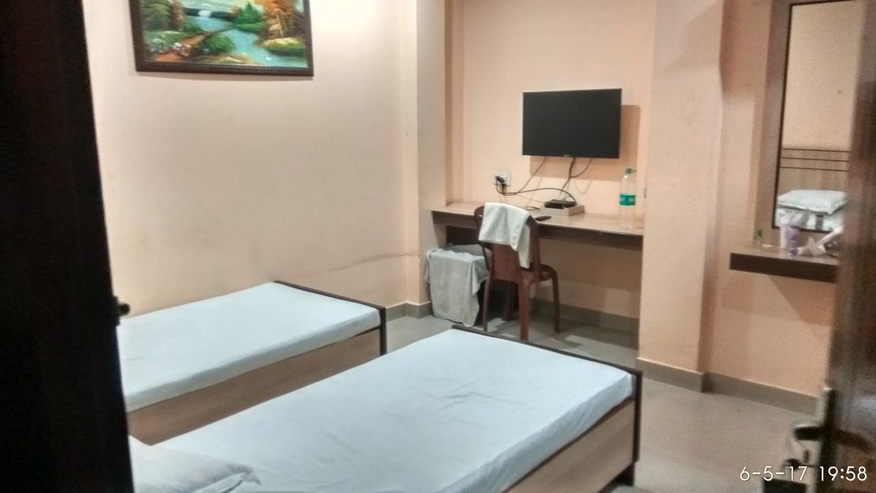 Hotel Varsa Dibrugarh Exterior photo