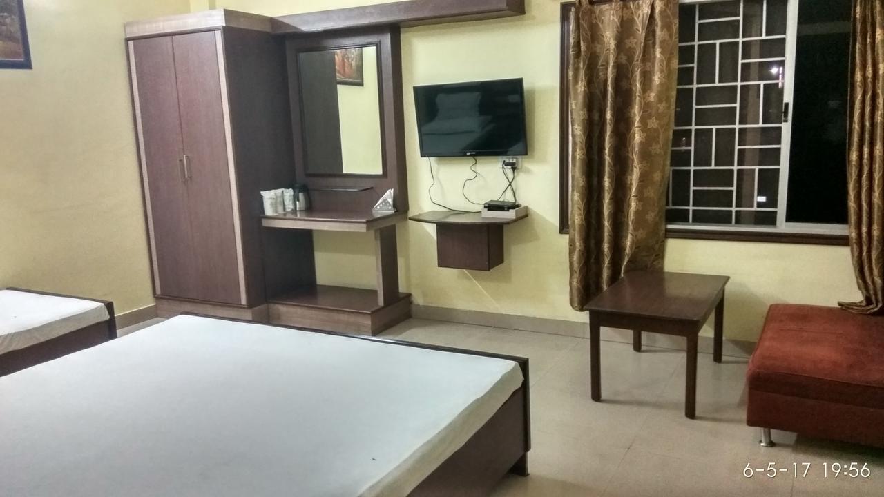 Hotel Varsa Dibrugarh Exterior photo